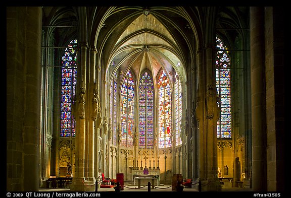Interior and stained glass windows, basilique Saint-Nazaire. Carcassonne, France