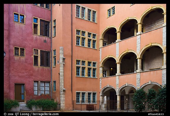 Three-story gallery, Maison des Avocats. Lyon, France (color)