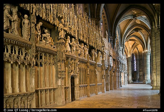 Sanctuary, Cathedrale Notre-Dame de Chartres. France (color)