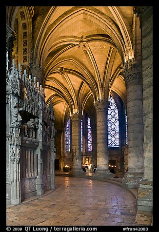 Ambulatory, Cathedrale Notre-Dame de Chartres. France (color)