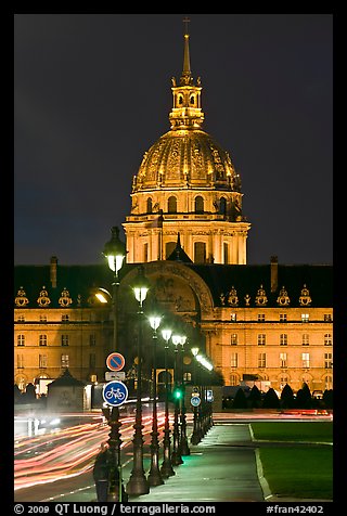 Street lights and Les Invalides by night. Paris, France