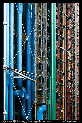 Color-coded pipes (climate,electrical,plumbing,circulation), Centre George Pompidou. Paris, France
