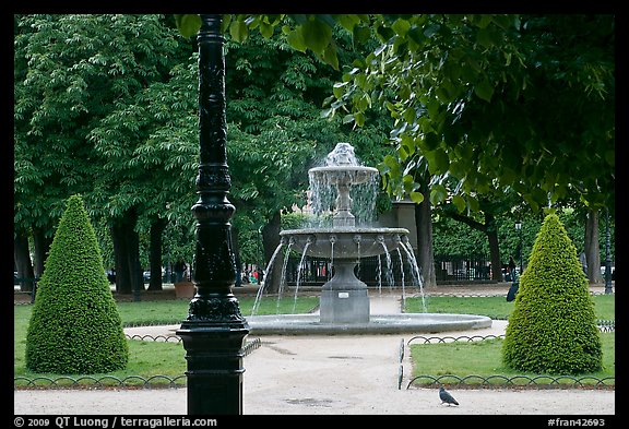 Cortot Fountain in park, place des Vosges. Paris, France