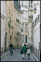 Narrow street. Paris, France ( color)