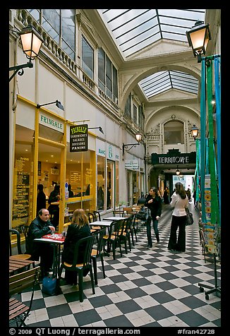 Eatery in covered passage. Paris, France