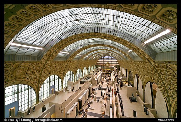 Vaulted ceiling main exhibitspace of Orsay Museum. Paris, France