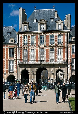 Pavillion de la Reine, Place des Vosges. Paris, France