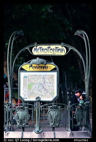 Embrace at the entrance of a metro station. Paris, France