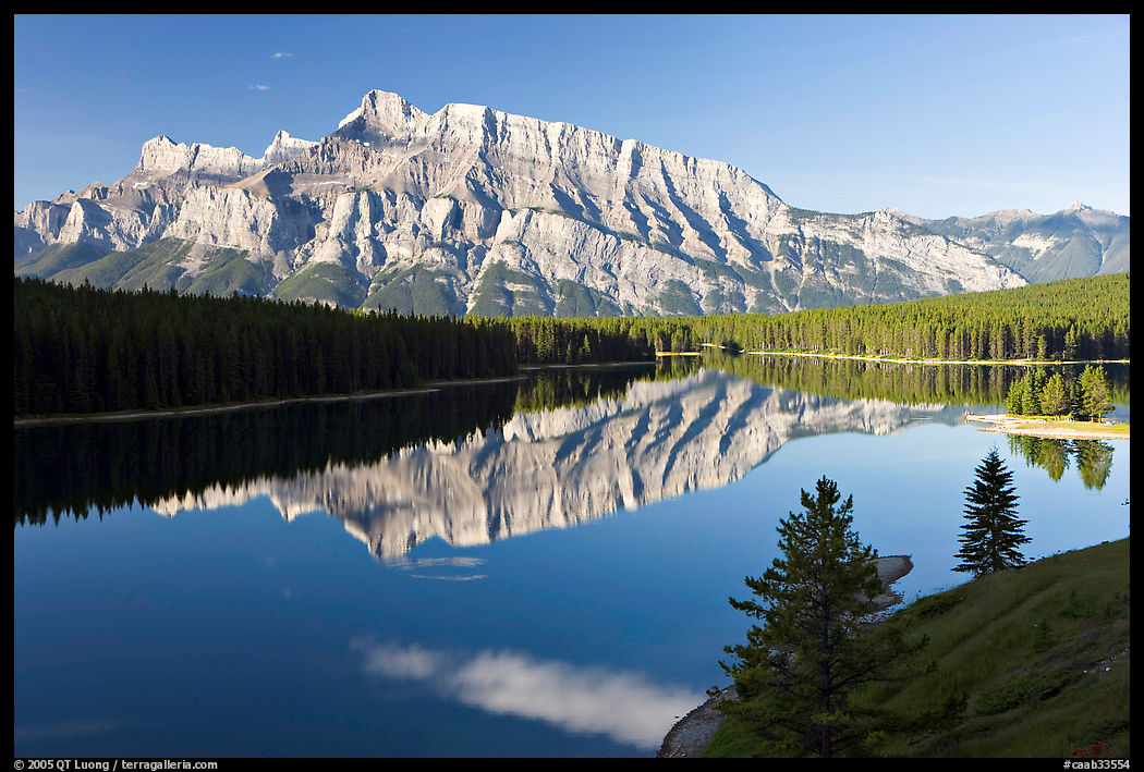 Mt Rundle and Two Jack Lake, early morning. Banff National Park, Canadian Rockies, Alberta, Canada