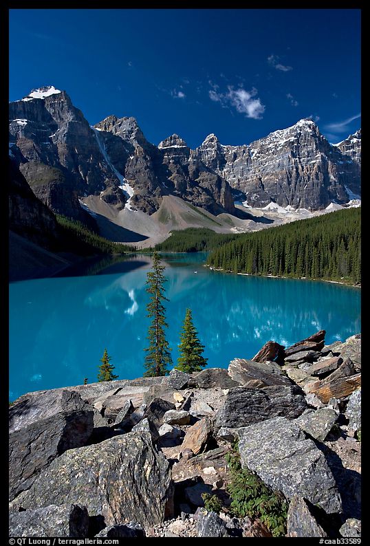 Moraine Lake from the Rockpile, mid-morning. Banff National Park, Canadian Rockies, Alberta, Canada
