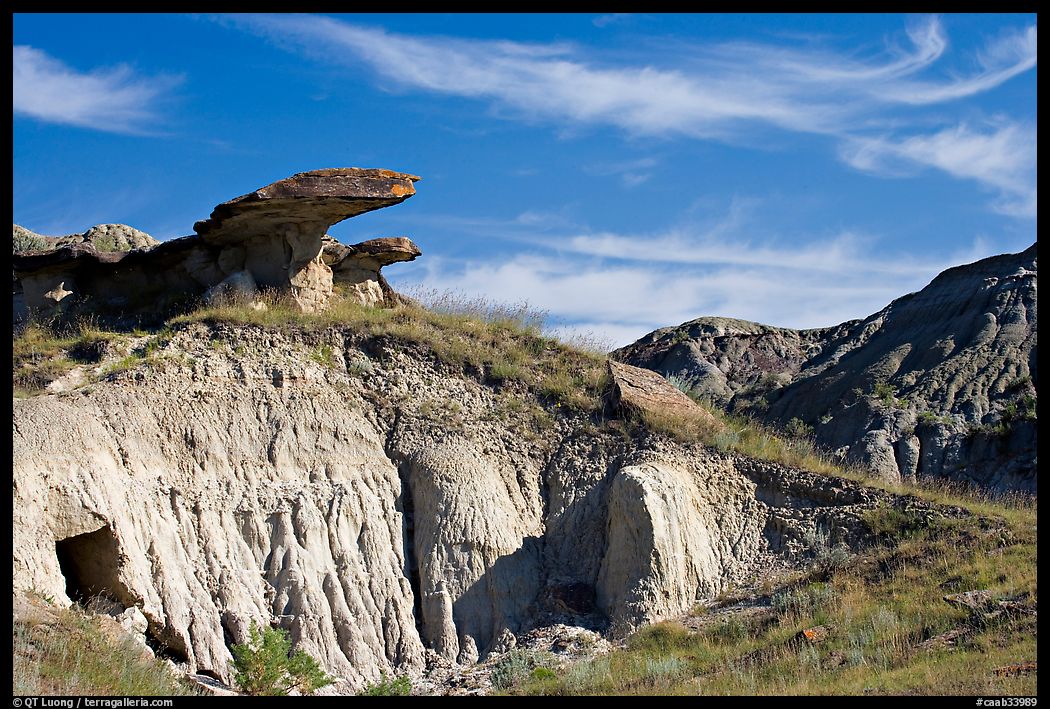 Caprock rocks and badlands, Dinosaur Provincial Park. Alberta, Canada