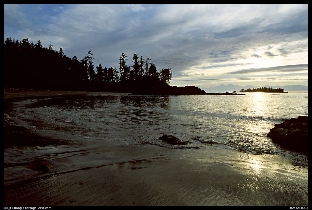 Half-moon bay, late afternoon. Pacific Rim National Park, Vancouver Island, British Columbia, Canada