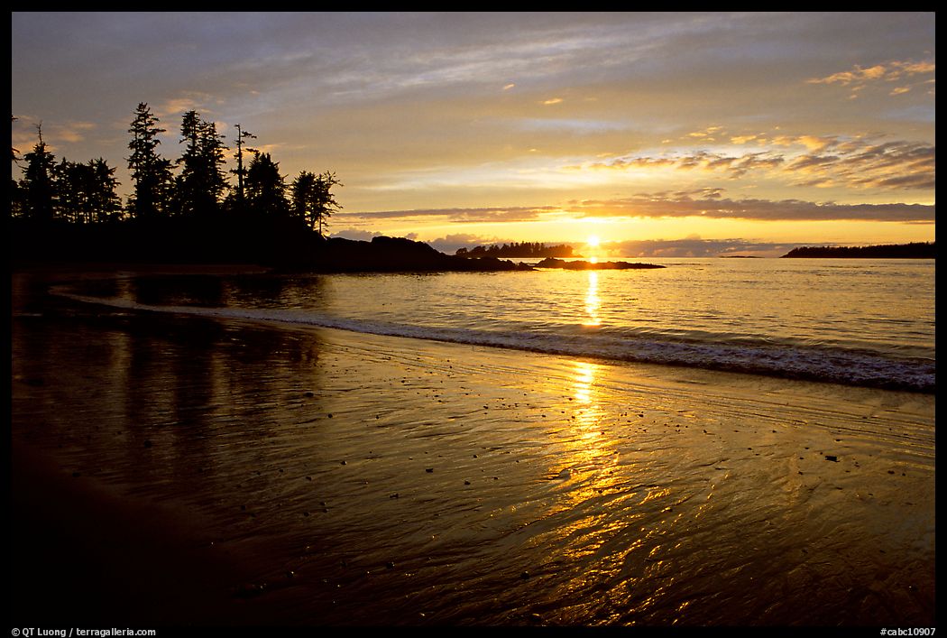 Sunset, Half-moon bay. Pacific Rim National Park, Vancouver Island, British Columbia, Canada