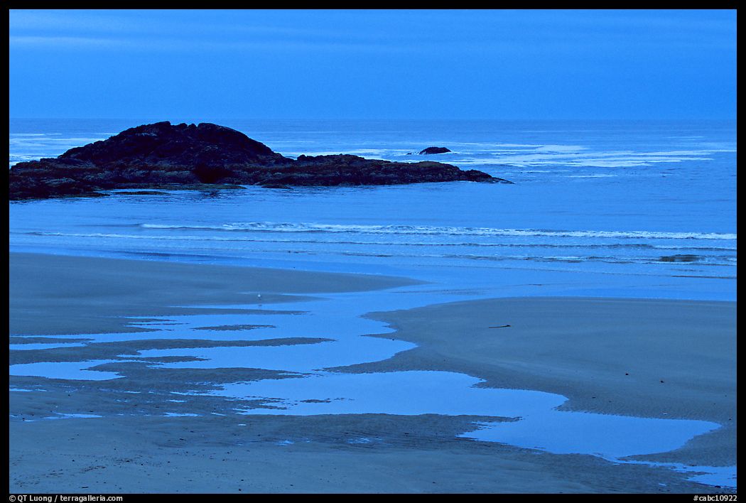 Dusk, Long Beach. Pacific Rim National Park, Vancouver Island, British Columbia, Canada