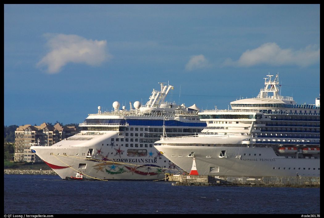 Cruise ships. Victoria, British Columbia, Canada