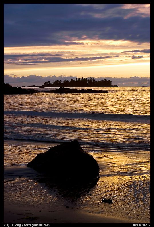 Sunset, Half Moon Bay. Pacific Rim National Park, Vancouver Island, British Columbia, Canada