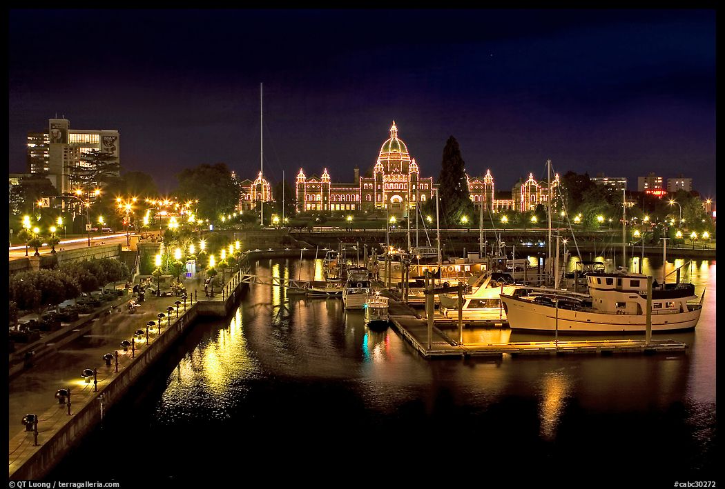Inner harbor and parliament at night. Victoria, British Columbia, Canada