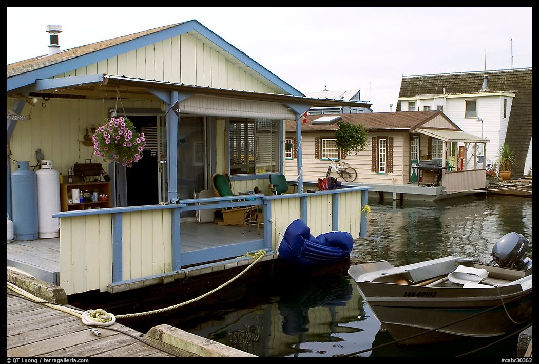 Houseboat, Upper Harbour. Victoria, British Columbia, Canada