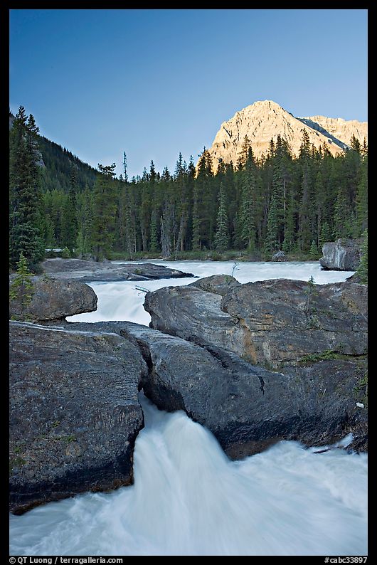 Natural Bridge and Mount Stephens, sunset. Yoho National Park, Canadian Rockies, British Columbia, Canada