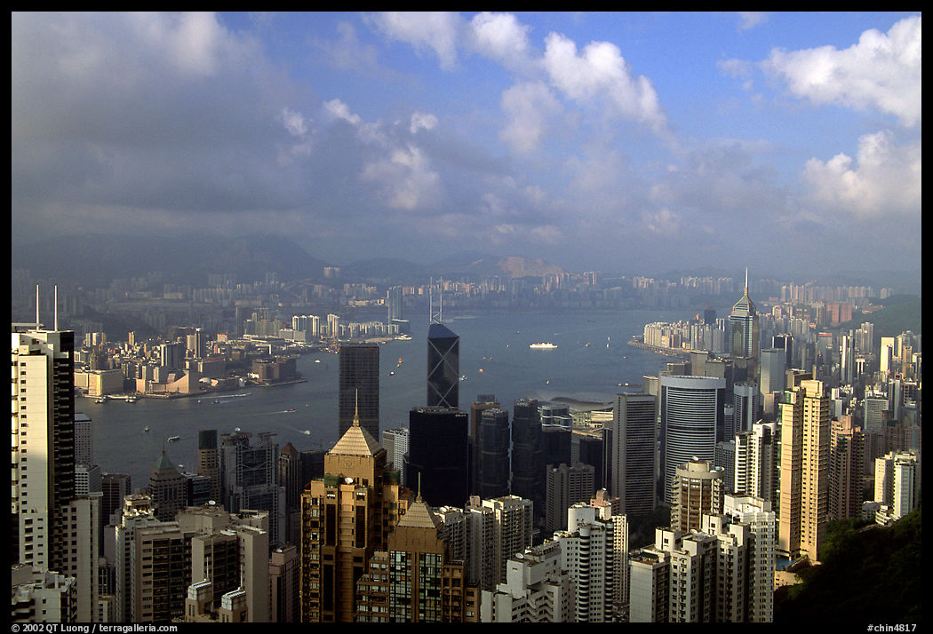 View from Victoria Peak, late afternoon. Hong-Kong, China