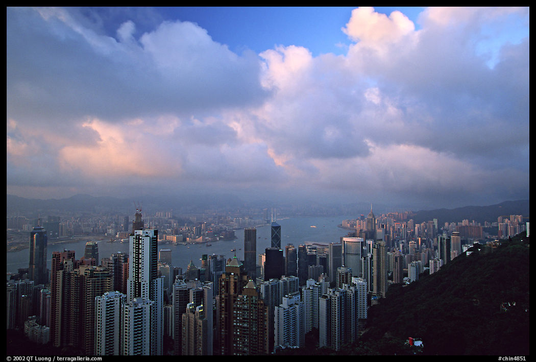 Hong-Kong Island from Victoria Peak, sunset. Hong-Kong, China