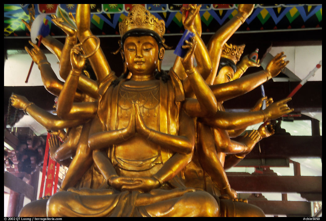 Statue of Avalokiteshvara, the Bodhisattva of Mercy inside Luohan Hall. Leshan, Sichuan, China