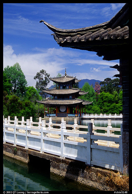 Pavillons in Black Dragon Pool Park. Lijiang, Yunnan, China