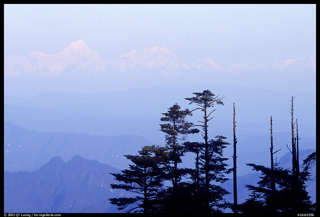 Daxue Shan range seen in the distance. Emei Shan, Sichuan, China