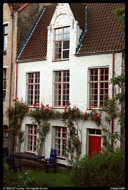 House by the canal. Bruges, Belgium