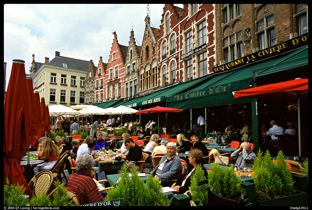 People in restaurants on the Markt. Bruges, Belgium