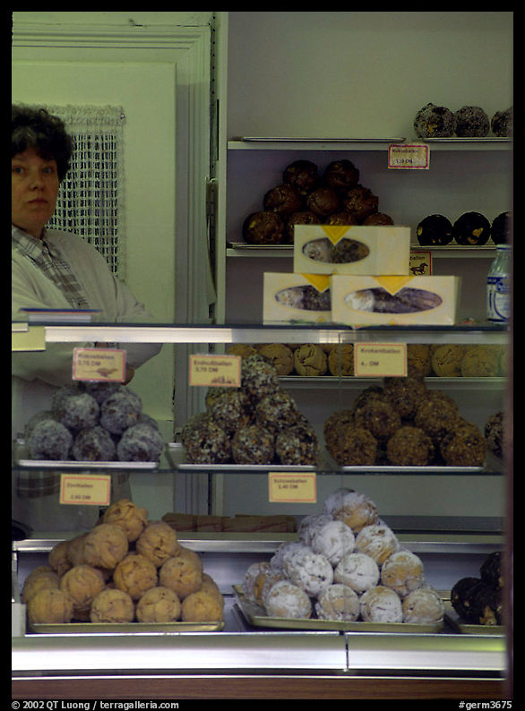 Schneeballen, a local specialty. Rothenburg ob der Tauber, Bavaria, Germany