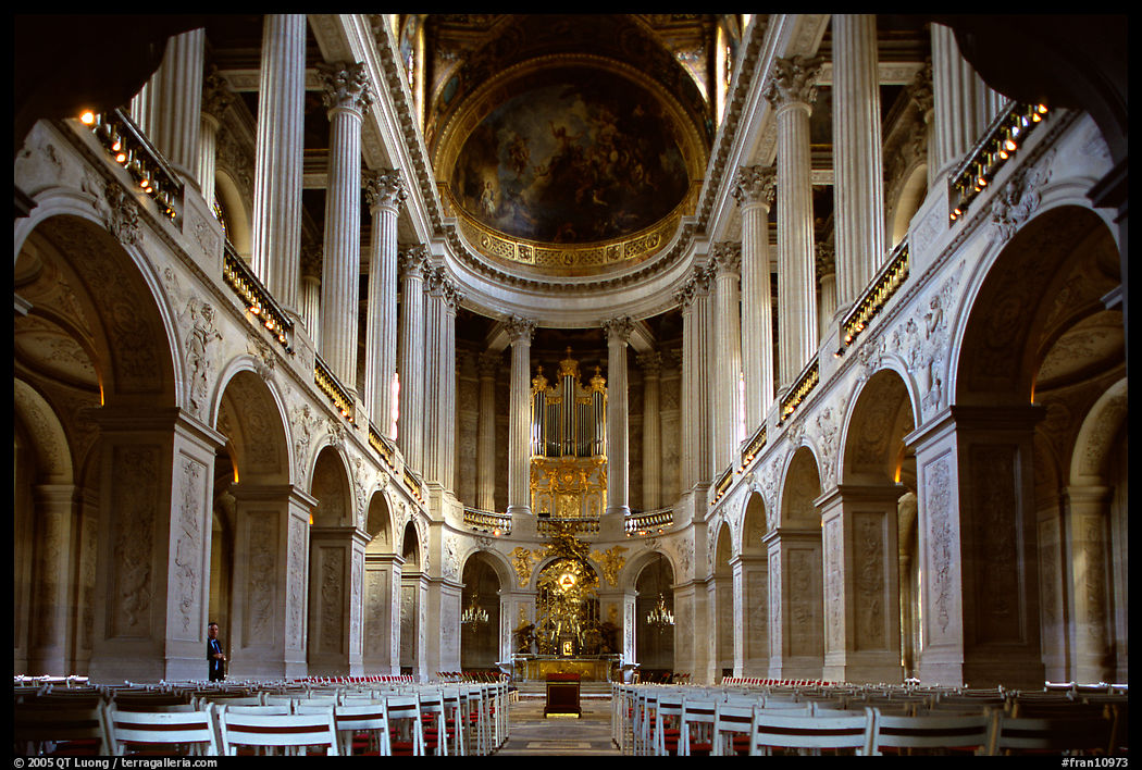 First floor of the palace chapel. France