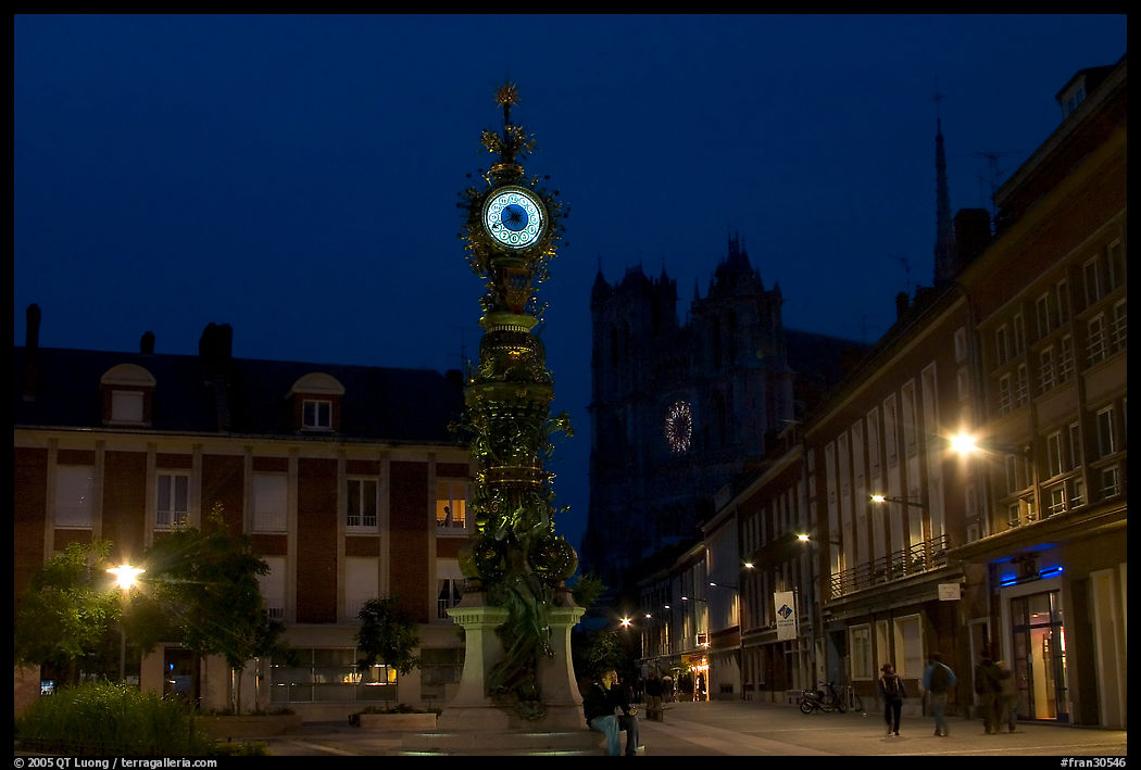 Place  Marie-Sans-Chemise and horloge Dewailly by night, Amiens. France