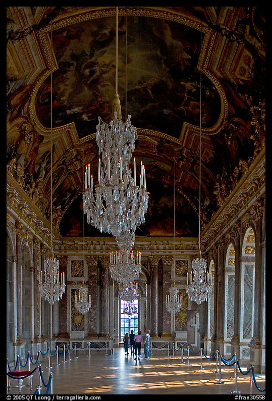 Gallerie des glaces room, Versailles Palace. France