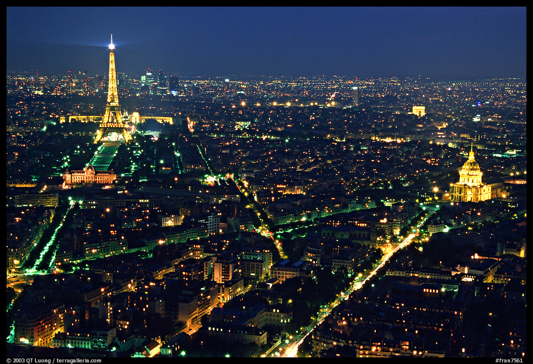 Tour Eiffel (Eiffel Tower) and Invalides by night. Paris, France