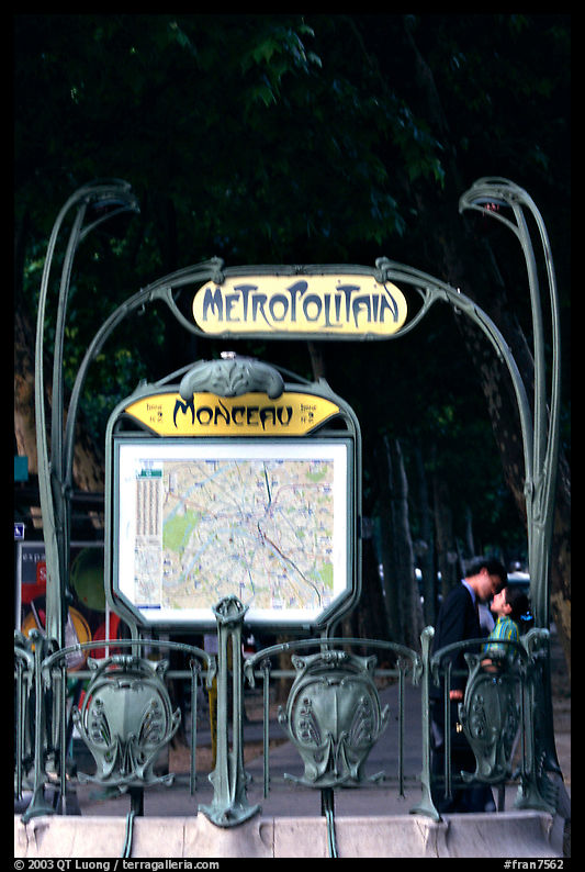 Embrace at the entrance of a metro station. Paris, France