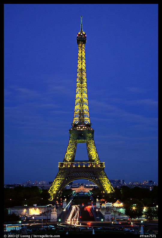Tour Eiffel (Eiffel Tower) by night. Paris, France