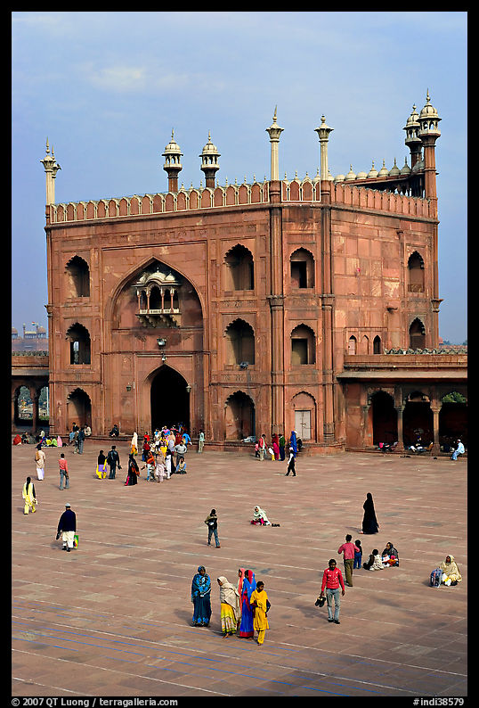 Courtyard and East gate of Jama Masjid mosque. New Delhi, India