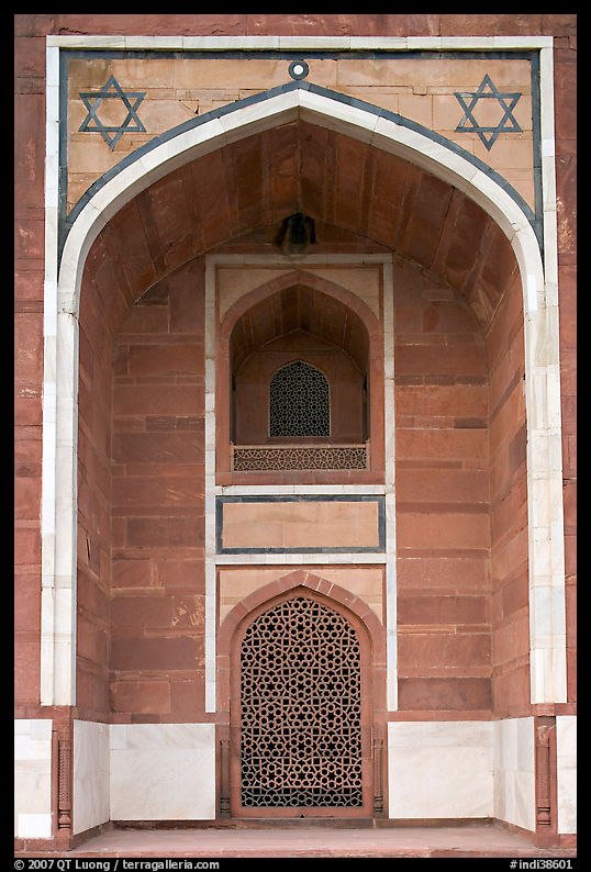 Side alcove, Humayun's tomb. New Delhi, India