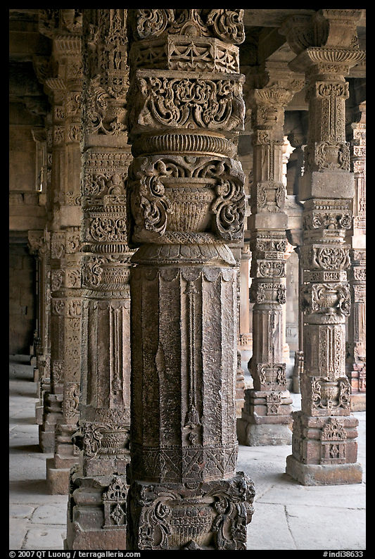 Column details, Quwwat-ul-Islam mosque, Qutb complex. New Delhi, India