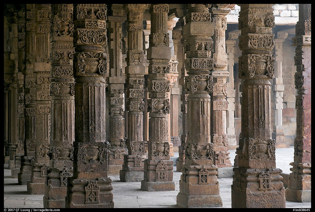 Colonade around  Quwwat-ul-Islam mosque, Qutb complex. New Delhi, India