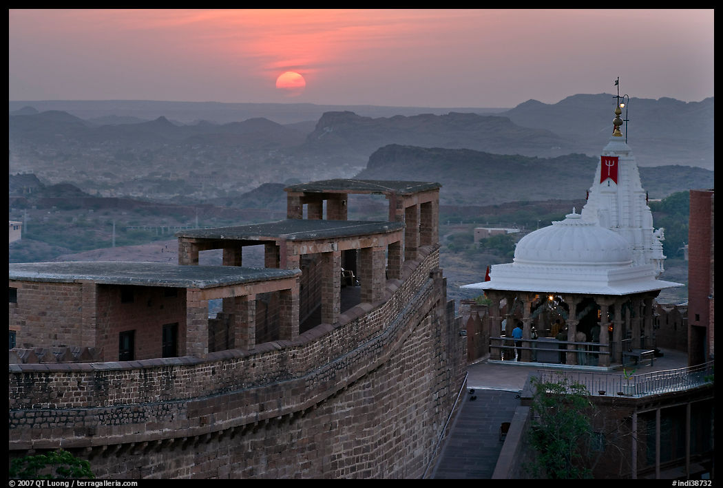 Sun setting over the Chamunda Devi temple, Mehrangarh Fort. Jodhpur, Rajasthan, India