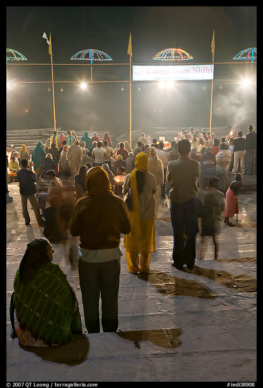 Worshipers during evening arti ceremony at Ganga Seva Nidhi. Varanasi, Uttar Pradesh, India