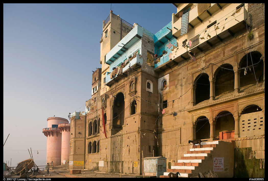 Building near Manikarnika Ghat. Varanasi, Uttar Pradesh, India