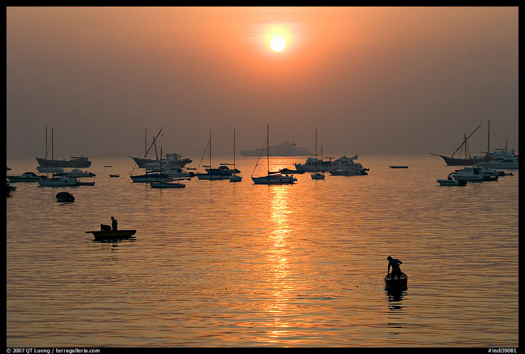 Mumbai harbor, sunrise. Mumbai, Maharashtra, India