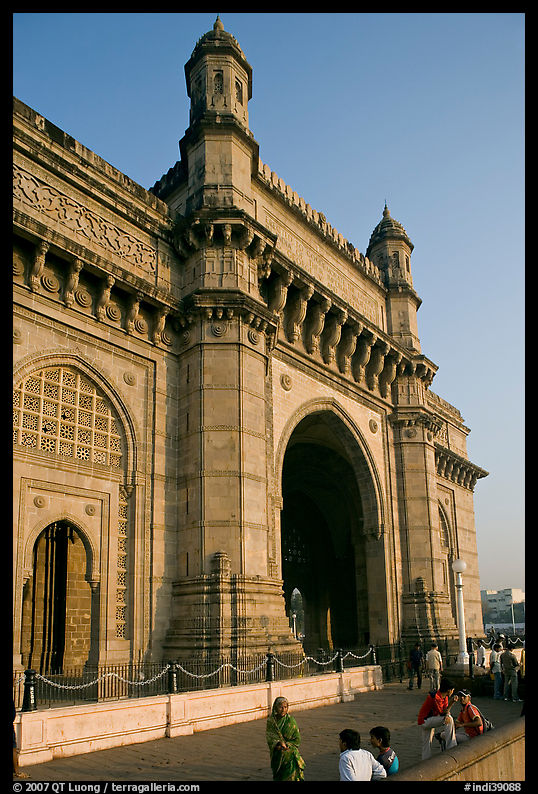 Gateway of India, early morning. Mumbai, Maharashtra, India