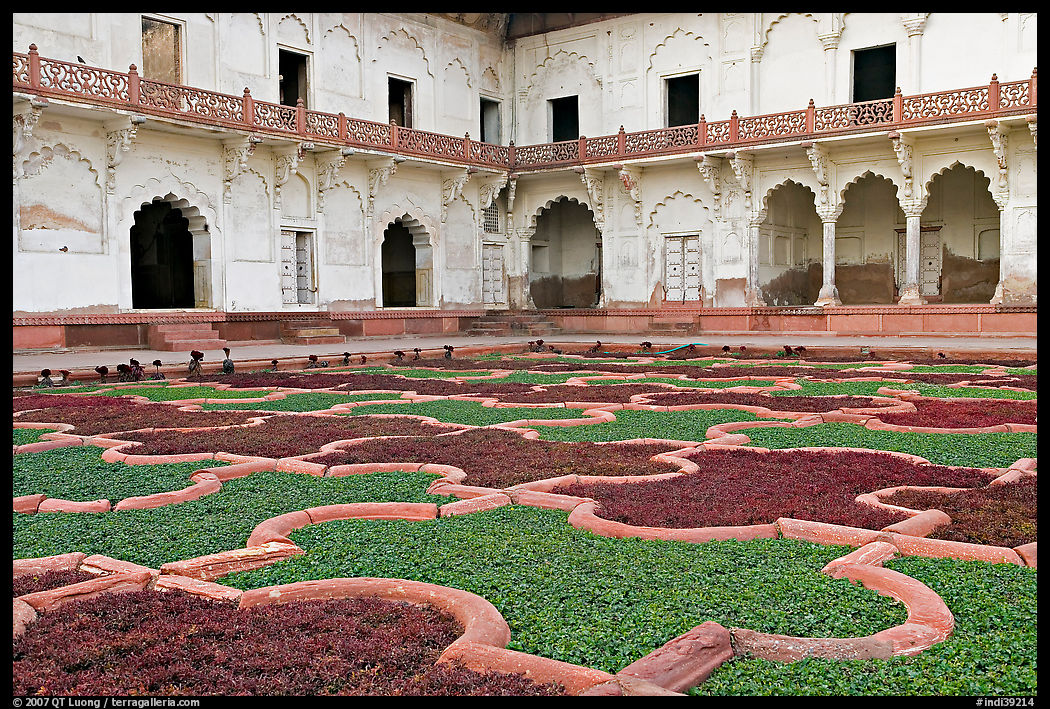 Ornamental gardens, Agra Fort. Agra, Uttar Pradesh, India