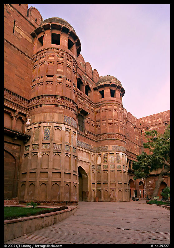 Amar Singh Gate, Agra Fort, sunset. Agra, Uttar Pradesh, India