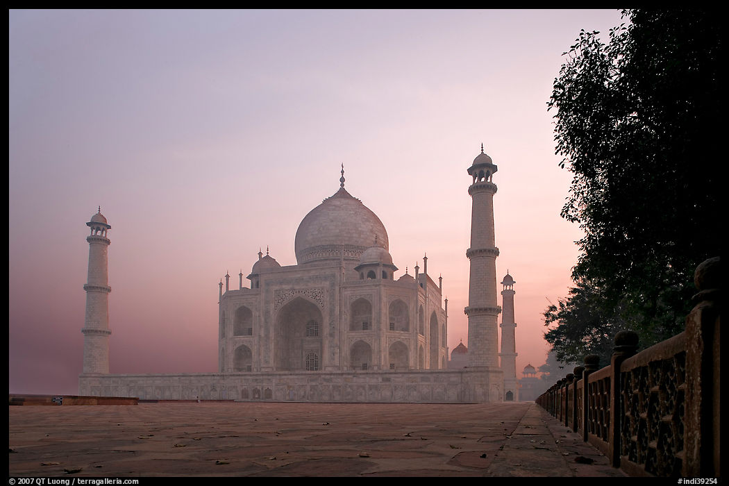 Mausoleum at sunrise, Taj Mahal. Agra, Uttar Pradesh, India
