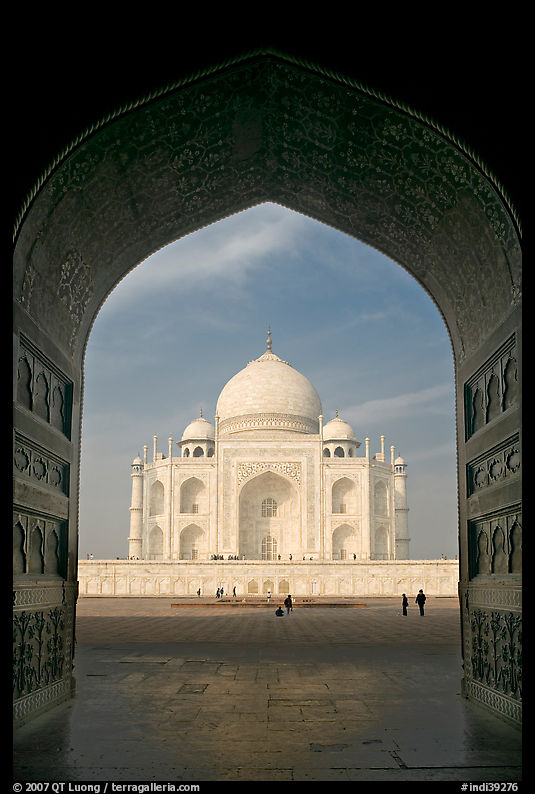 Taj Mahal seen through arch of Jawab, morning. Agra, Uttar Pradesh, India